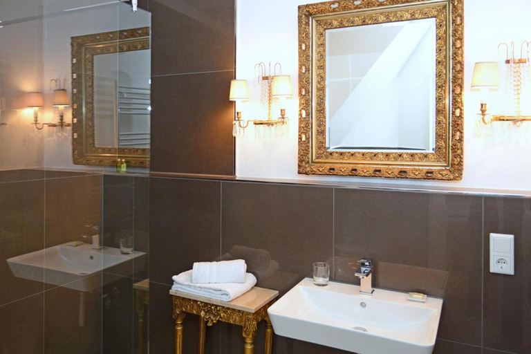 Bathroom 7