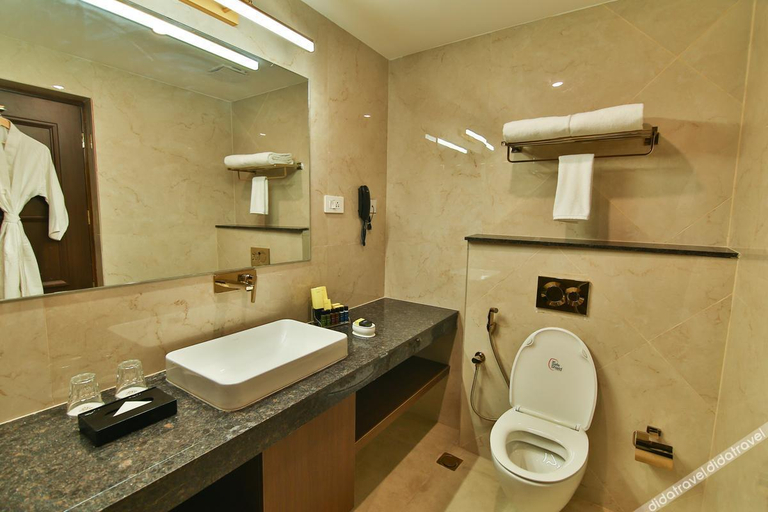 Bathroom 3, Accord Chrome, Kancheepuram