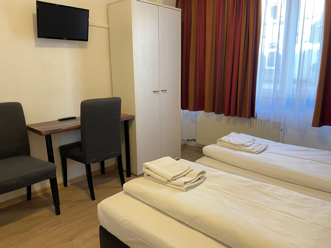 Bedroom 2, Pension Alpha, Frankfurt am Main