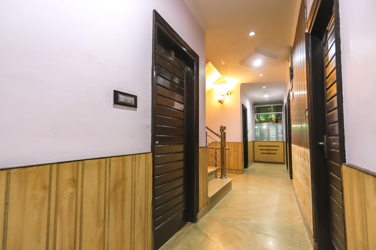 Public Area 2, Hotel Holiday Hill, Kangra
