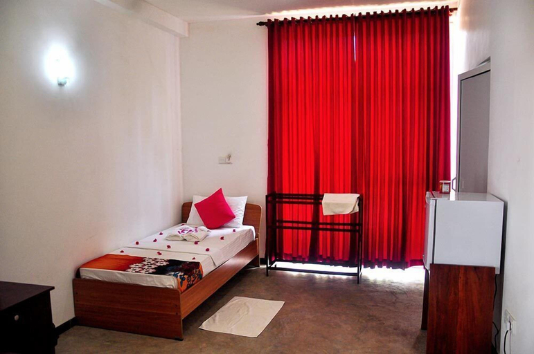 Bedroom 2, Sea Breeze Hotel, Weligama