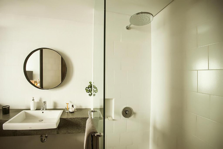 Bathroom 3, Park5 Hotel Cilandak, South Jakarta