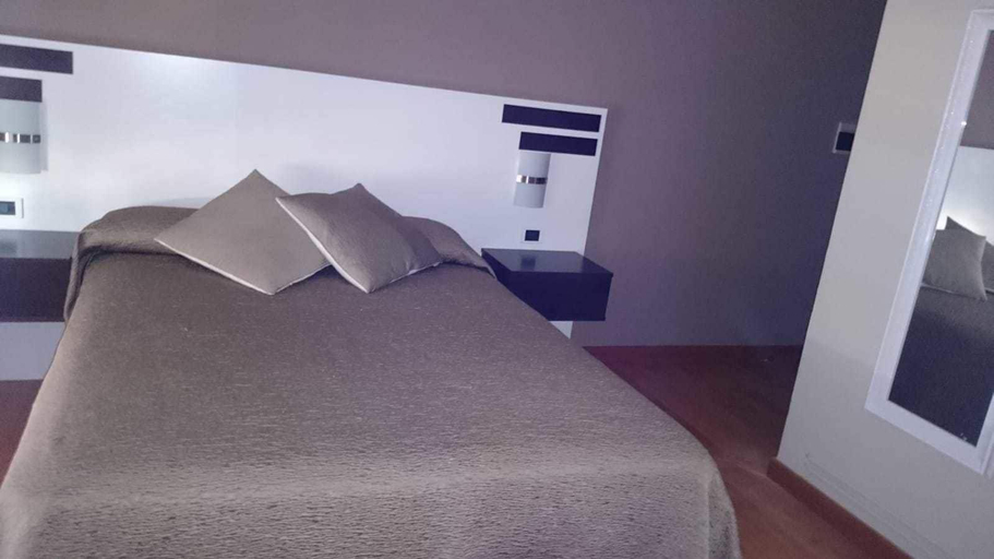 Bedroom 2, Hotel El Millon, Lugo