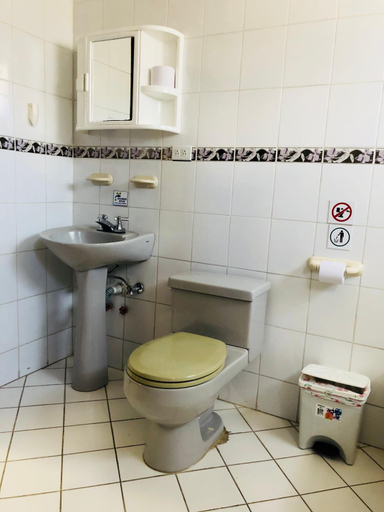 Bathroom 2, Hostal Monte Carmelo, Baños