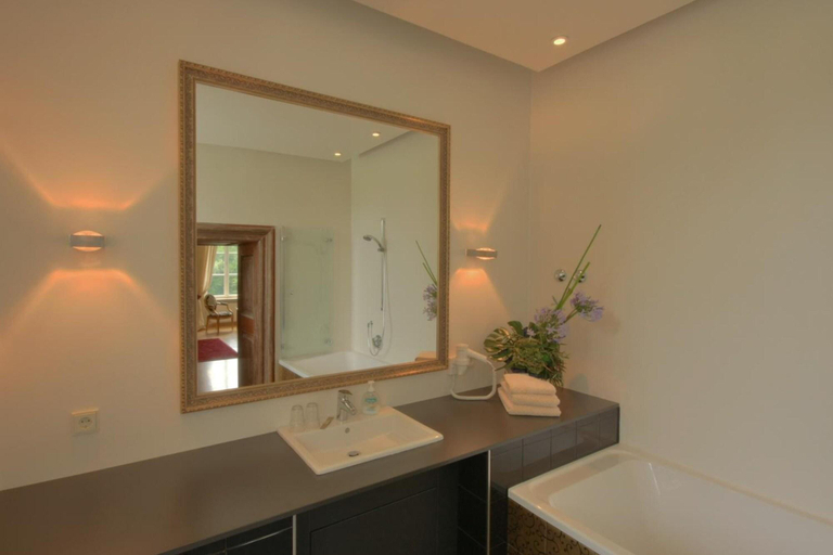 Bathroom 4, Klostergasthof Raitenhaslach, Altötting