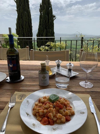 Food & Drinks, A440 in Tuscany, Siena