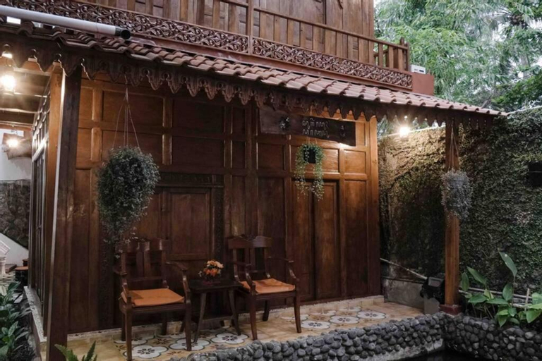 Exterior 9