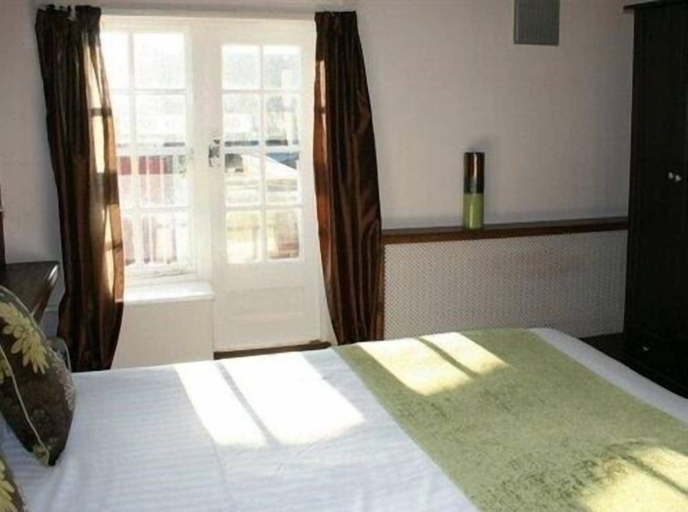 Bedroom 3, Dukeries Lodge Hotel, Nottinghamshire