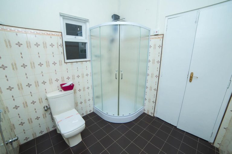 Bathroom 4, Range Hotel Kandy, K.F.G. & G. Korale