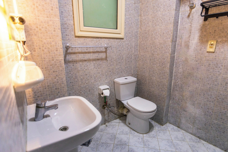 Bathroom 3, Lazur Pool Apartments - El Kawsar, Hurghada - Egypt, Al-Ghurdaqah