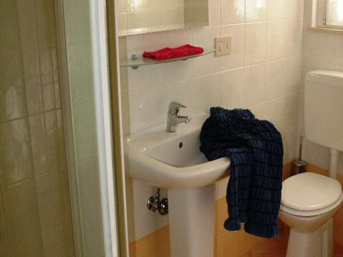 Bathroom 3, Great Villa in Privileged Location in Lignano Pineta, Udine