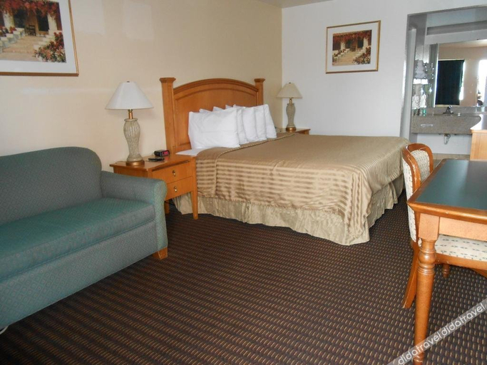 Bedroom 3, Rodeway Inn Phoenix North I-17, Maricopa