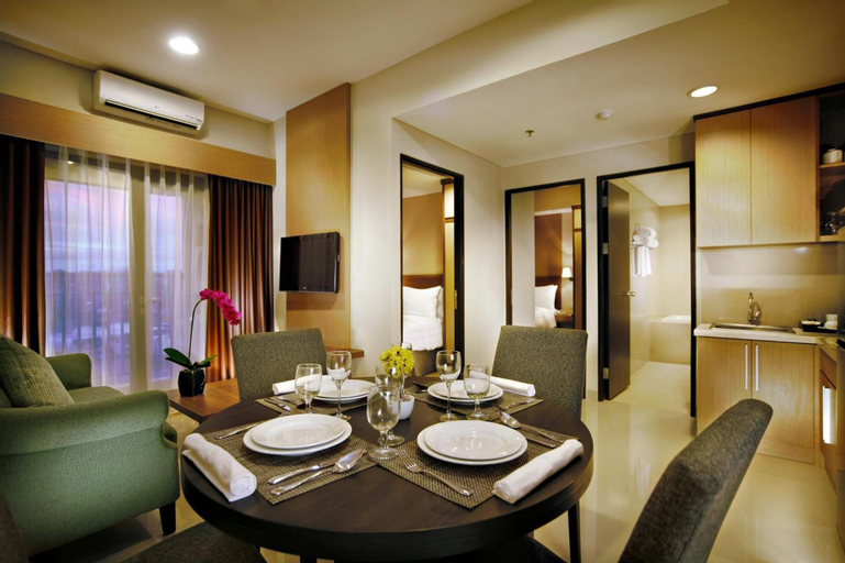 Dining Room 16