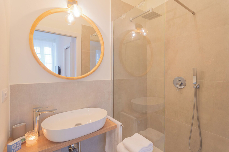 Bathroom 2, Enchanted Como Lake - City Apartment 2 by Rent all Como, Como