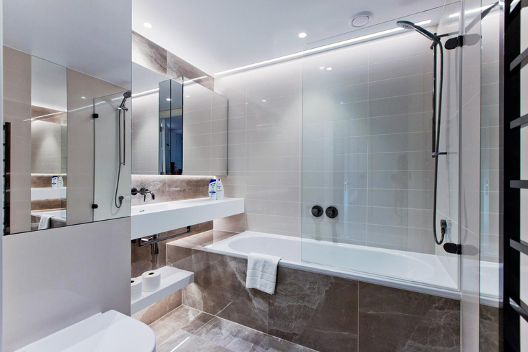 Bathroom 3, Fabulous Westfield 2 bed, London