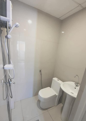 Bathroom 4, Anton's Inn Hotel, Balanga City