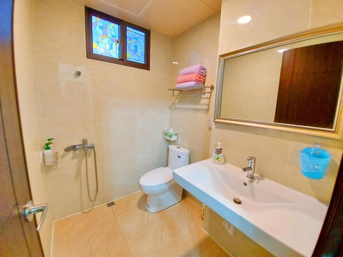 Bathroom 3, Loyo Royalty, Pingtung