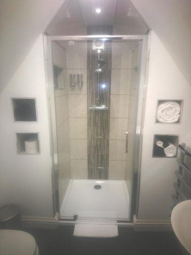 Bathroom 4, The Gatsby Blackpool - Formerly The Windsor, Blackpool
