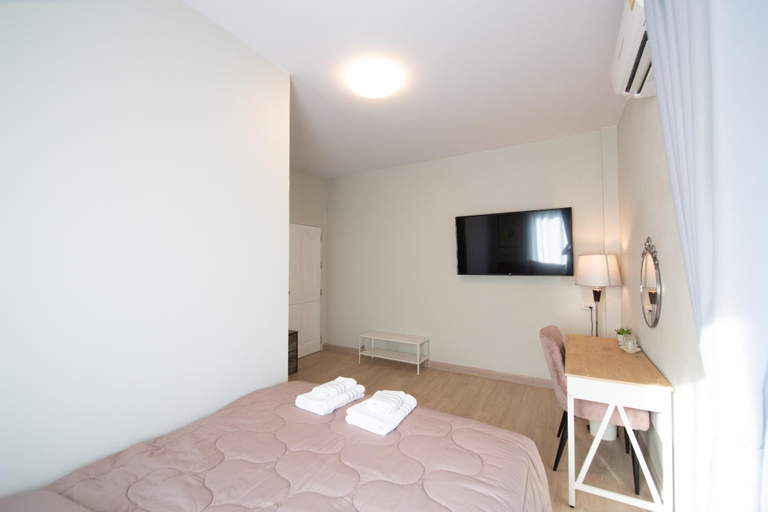 Bedroom 8