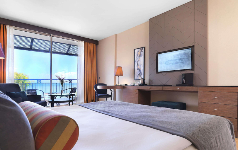 Bedroom 4, Fun & Sun Active Imperial Turkiz Hotel, Kemer