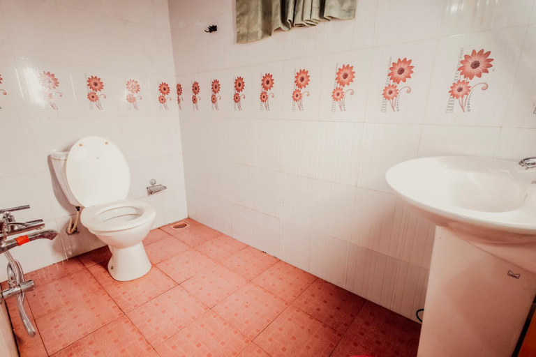 Bathroom 3, Stream Garden Mountain Resort, Wayanad