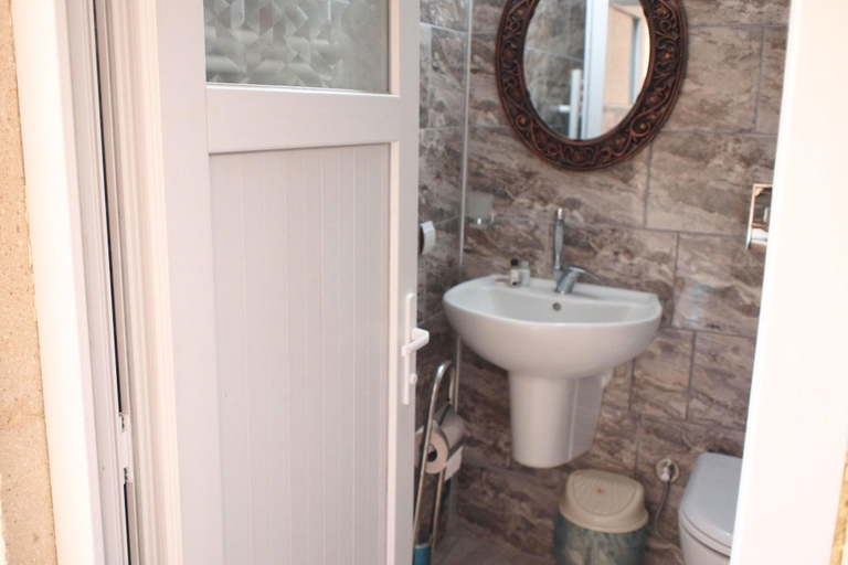 Bathroom 4, Emre's Stone House, Nevşehir