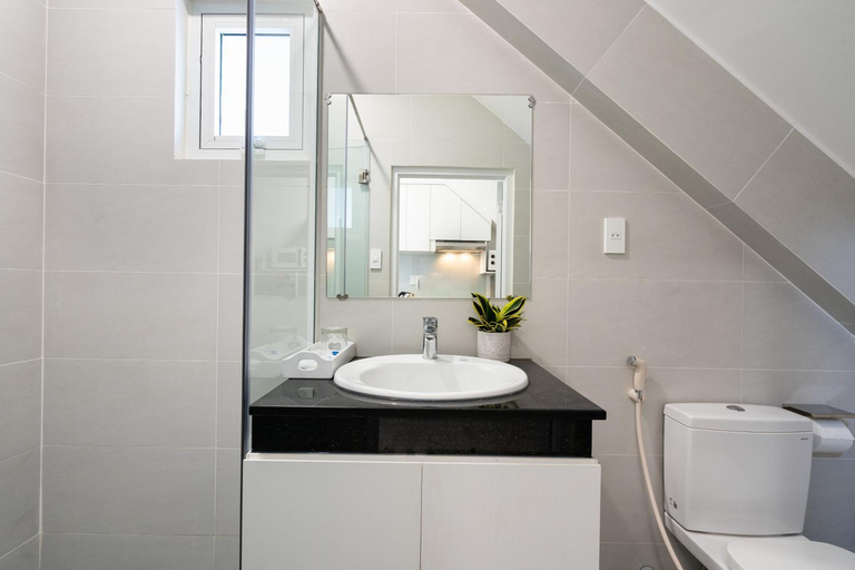 Bathroom 3, F-APARTMENT, District 2
