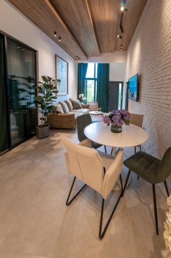 Others 3, The Public Aparthotel 3, Fagaras