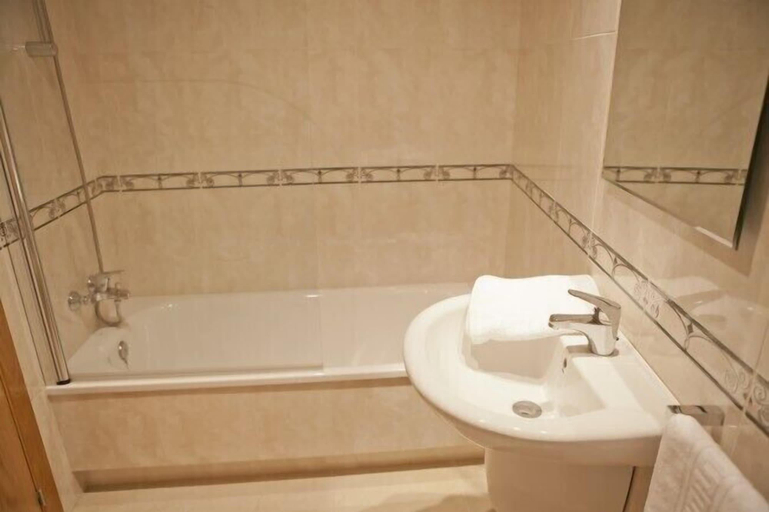 Bathroom 4, Hotel Brisa del Mar, Pontevedra
