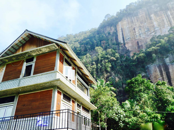 Exterior & Views 29
