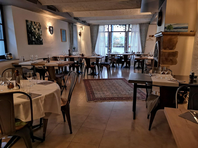 Food & Drinks 15