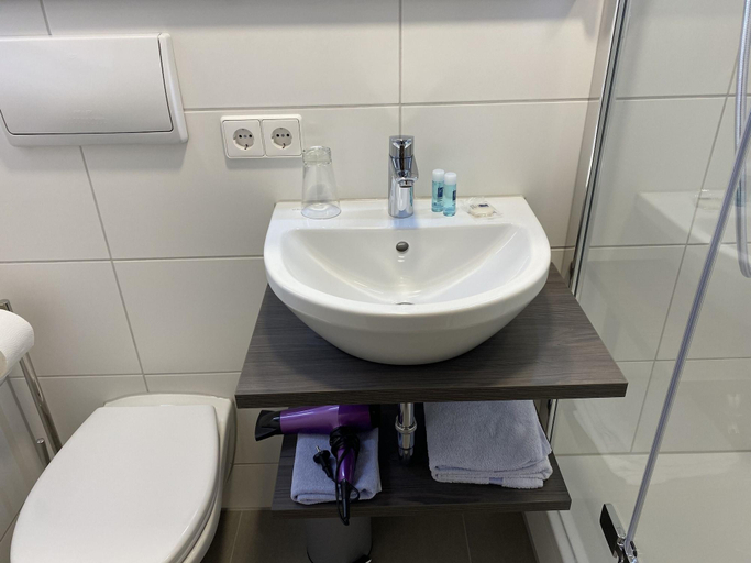 Bathroom 3, Hotel Roessle, Calw
