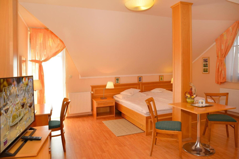 Bedroom 3, Vadászkürt Panzió, Sopron-Fertőd