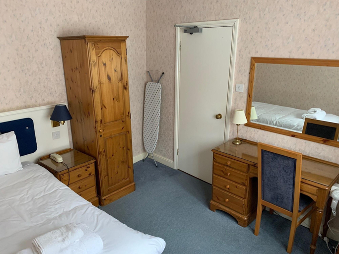 Bedroom 3, Yelf's Hotel, Isle of Wight