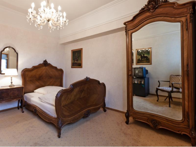 Bedroom 3, The Midtown Hotel, Köln