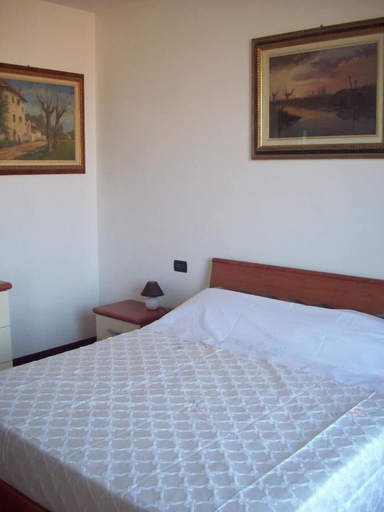 Bedroom 2, B&B Al Calypso, Mantua