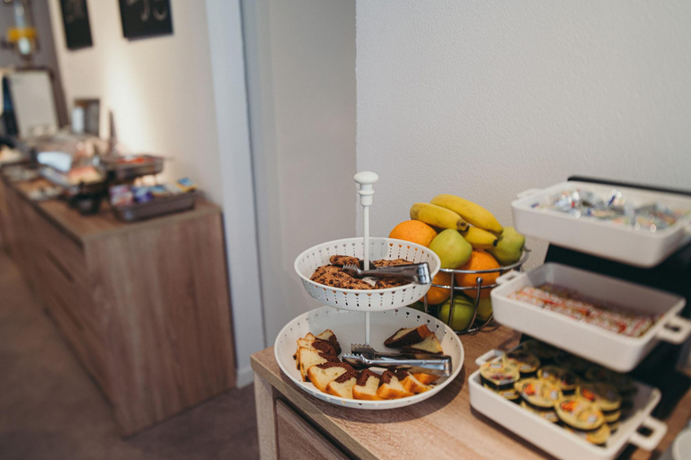 Food & Drinks 5, Nest Guesthouse, Drobeta-turnu Severin