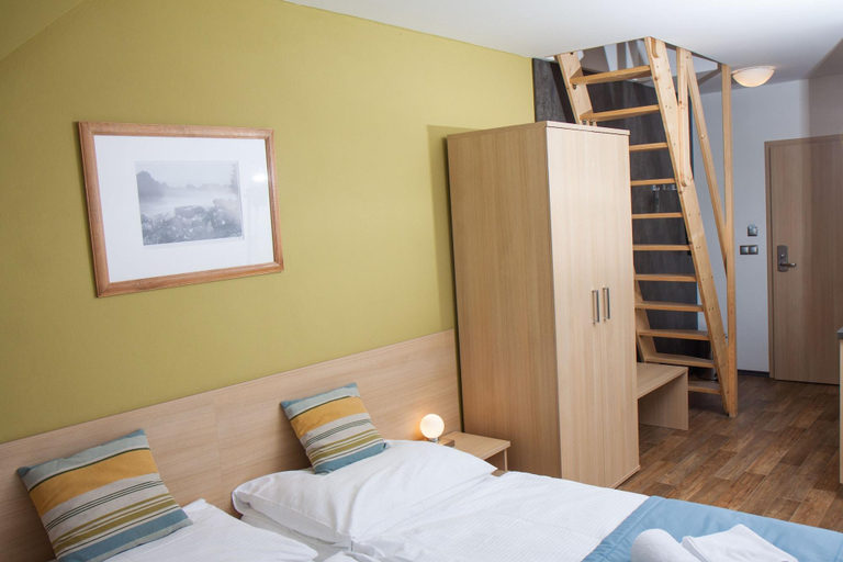 Bedroom 2, Hotel Albatros, Český Krumlov