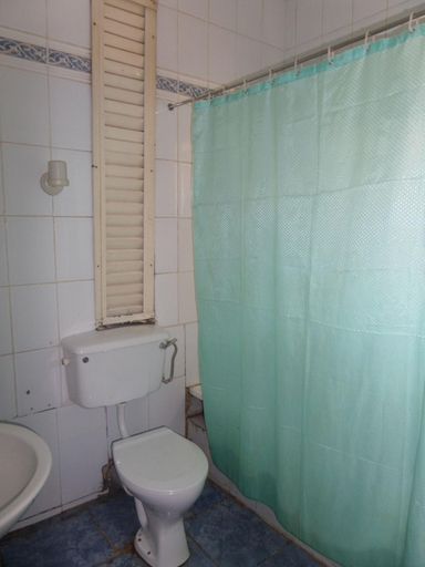 Bathroom, Golden Astoria Hotel, AbujaMun