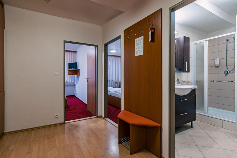 Others 5, Hotel Garni VÅ B, Ostrava