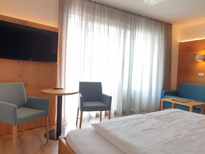 Bedroom 3, Hotel Garni Herz, Bolzano