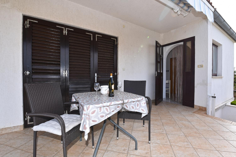 Others 3, Apartments Anka 372, Medulin