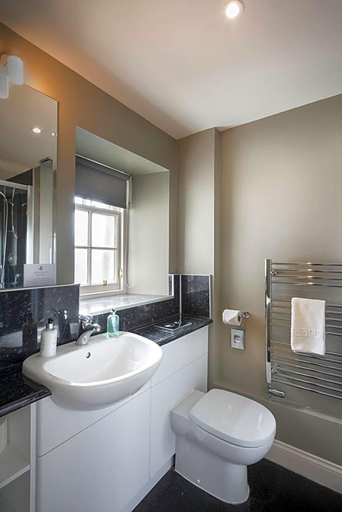 Bathroom 4, Ardgowan Hotel, Fife