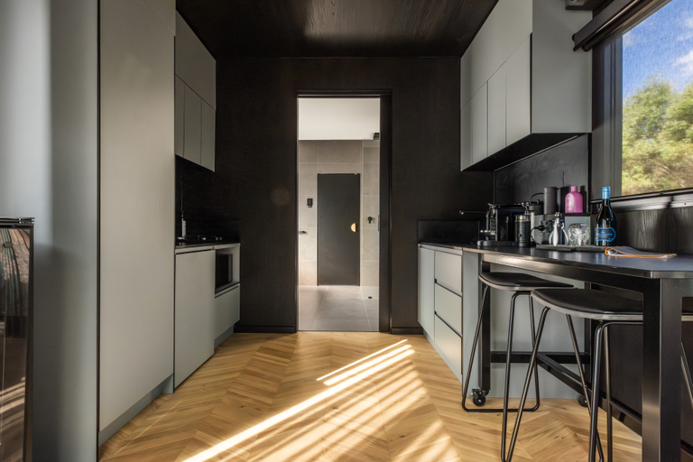 Bedroom 2, Cabn X Seppeltsfield Barossa, Light