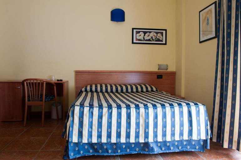 Bedroom 3, Hotel Blue Ribbon, Vercelli