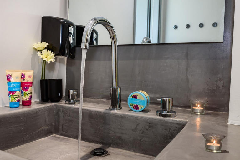 Bathroom 4, Solar Apartments by Amara Living, Crete