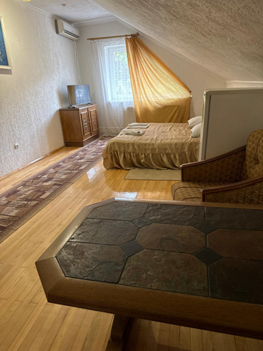 Bedroom 2, ЕЛІТ, Svaliavs'kyi