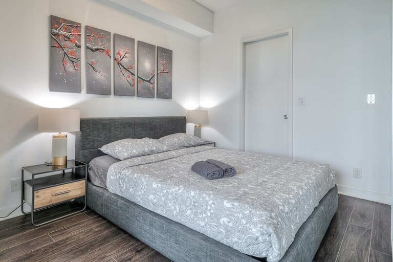 Bedroom 3, The Harbour Suites & Towers Financial District, Toronto
