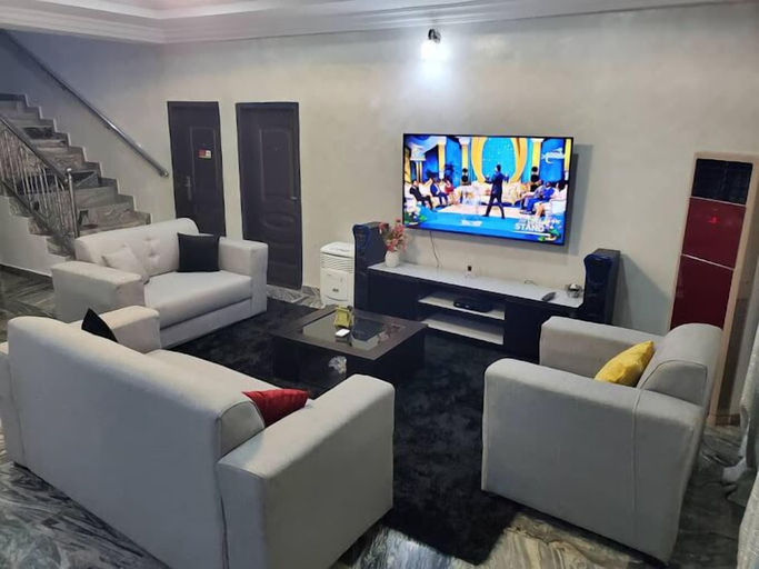 Others 5, Auxano Apartment, AbujaMun