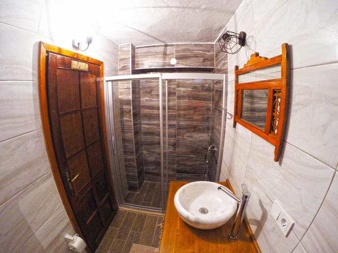 Bathroom 5, Saklı Konak, Karaburun